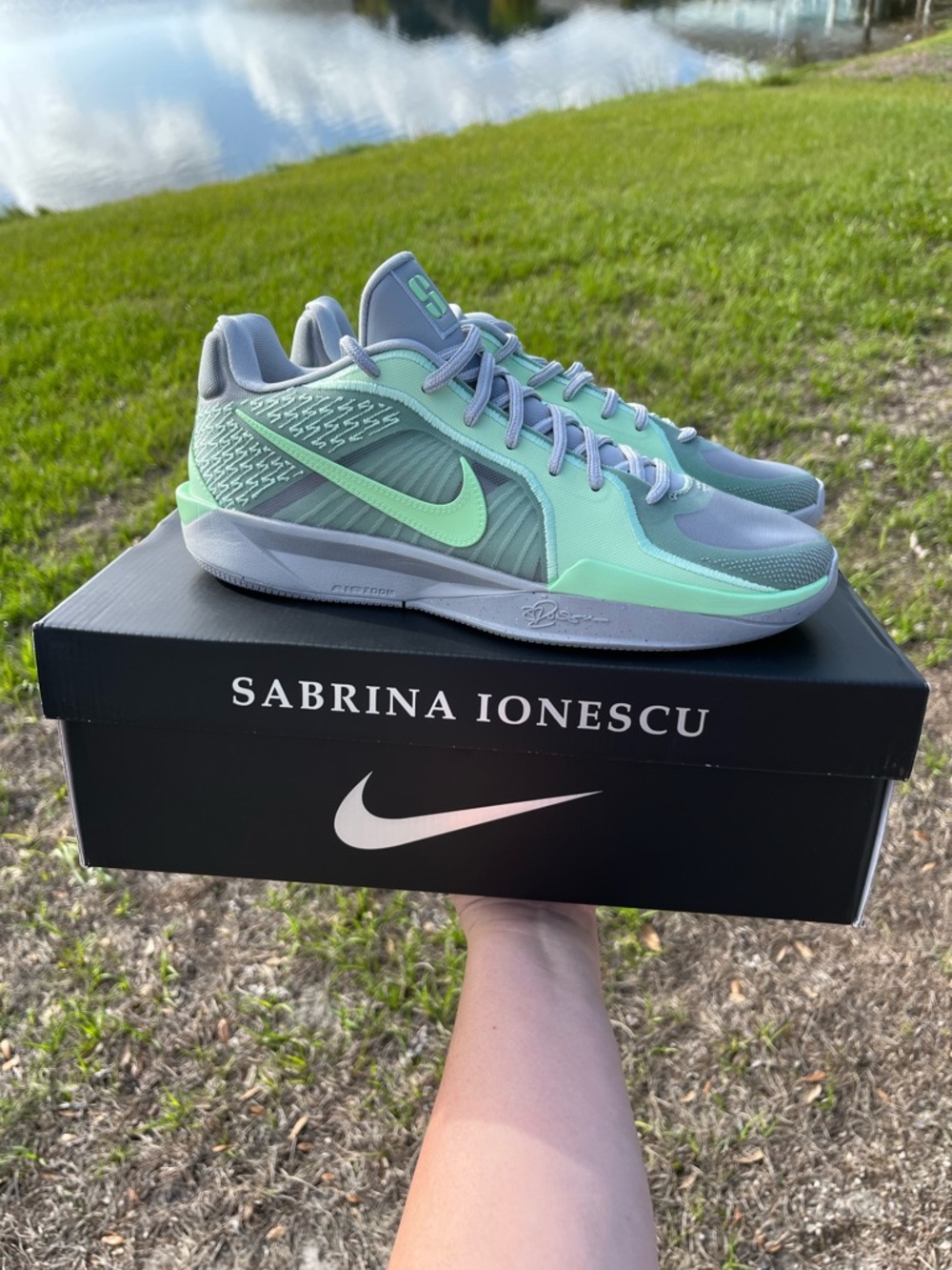 New In Box Nike Sabrina Ionescu LowTop Sneakers in Green & Gray Womans Size 10.5 - Picture 2 of 13